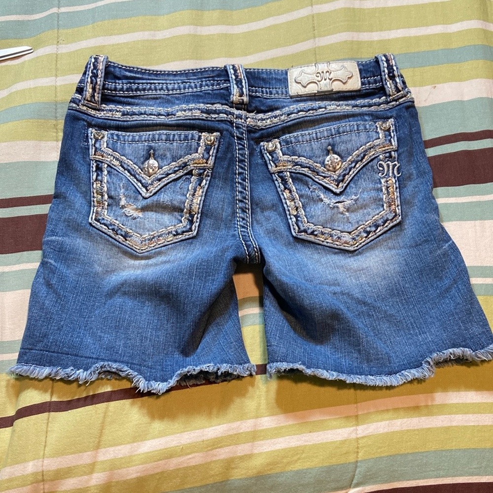 Women’s Distressed Denim Short by Miss Me Brand. EUC! - Picture 6 of 16